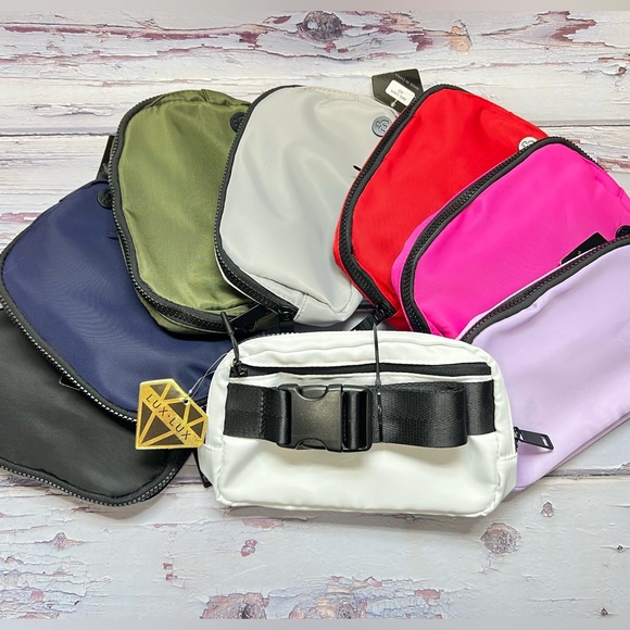 NAVY Lux-Lux Belt Sling Crossbody Bags Fanny Pack Travel Gift Giving NWT - Picture 4 of 14